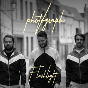 Listen to Flashlight song with lyrics from Photøgraph