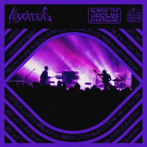 收聽Naxatras的Waves (Live in Athens)歌詞歌曲