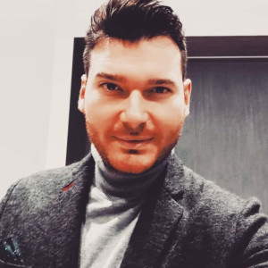 Listen to Casa (cover) (Explicit) song with lyrics from Futuro