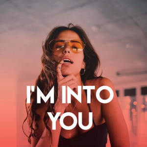 收听Alegra的I'm Into You歌词歌曲