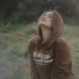 Listen to Sedak (Explicit) song with lyrics from DESSY ANGGREINI BR BANGUN