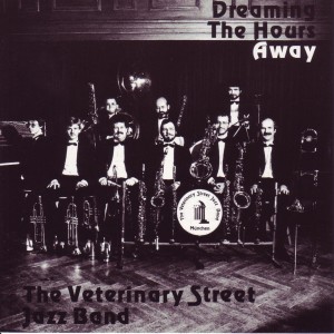 收聽The Veterinary Street Jazz Band的Angry歌詞歌曲