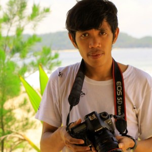 Listen to Maafkan song with lyrics from Henry Manullang