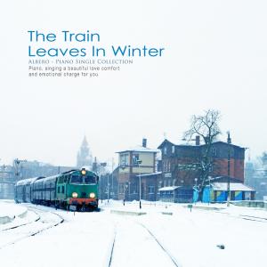Train leaving in winter