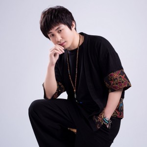 Listen to 红尘蝶恋（状语版） (完整版) song with lyrics from 大效