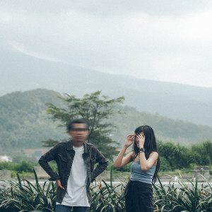 Dengarkan Prarasa lagu dari Figura Renata dengan lirik