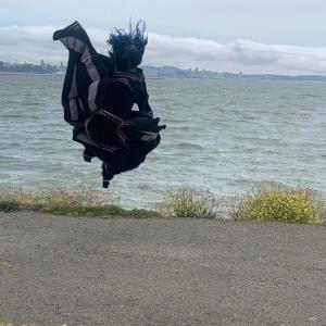 收聽RADICAL MEDICINE: DeCoy Gallerina的COURAGE歌詞歌曲