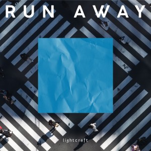 ดาวน์โหลดและฟังเพลง Run Away พร้อมเนื้อเพลงจาก DSML