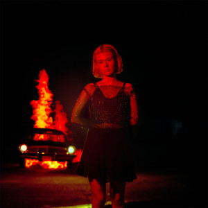 ดาวน์โหลดและฟังเพลง Small Talk พร้อมเนื้อเพลงจาก Hana Lili