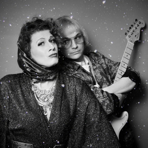 收聽Diane Chorley的Ding Dong Merrily Christmas歌詞歌曲