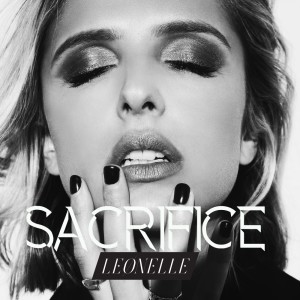 ดาวน์โหลดและฟังเพลง Sacrifice พร้อมเนื้อเพลงจาก Leonelle