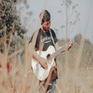 Listen to Penghujan song with lyrics from Ilham Nurfauzi
