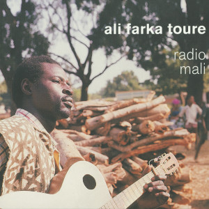 ดาวน์โหลดและฟังเพลง Hani พร้อมเนื้อเพลงจาก Ali Farka Touré