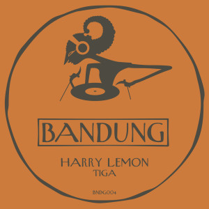 Dengarkan Tiga (Harry's Triple T Mix - Classic Bonus Track) lagu dari Harry Lemon dengan lirik
