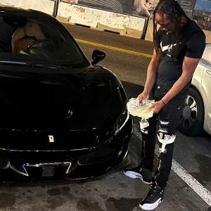 ดาวน์โหลดและฟังเพลง Gatorade (Explicit) พร้อมเนื้อเพลงจาก MONEY 2 LONG