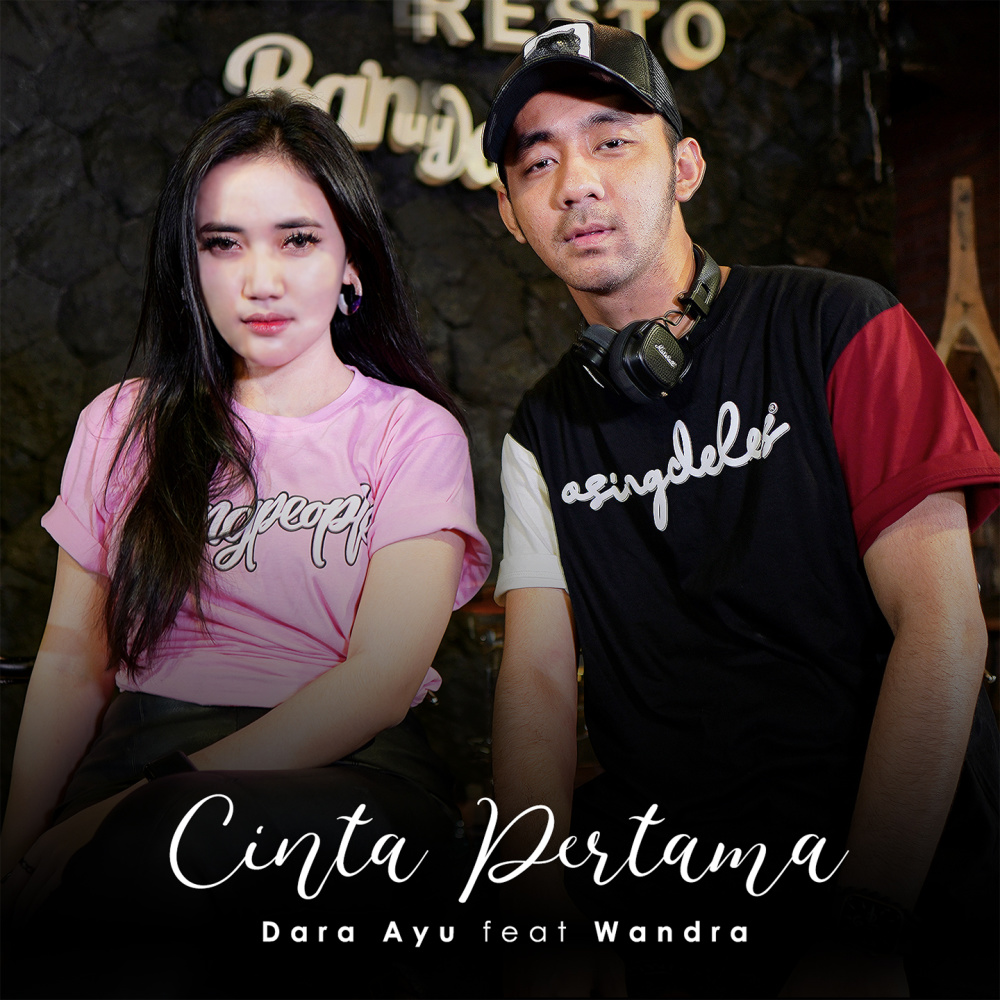 Cinta Pertama (Live Music)