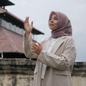 Dengarkan Ya Nabi Salam Alaika lagu dari Lailissa'adah dengan lirik