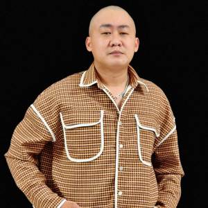 Dengarkan Thấu Hiểu Bạn Bè Remix lagu dari Đoàn Lâm dengan lirik