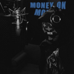 ดาวน์โหลดและฟังเพลง moneY oN moneY (Explicit) พร้อมเนื้อเพลงจาก LEW
