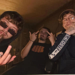 收聽Hydrant Clique的HAH (feat. Johny, RiyūLee & Shir0) (Explicit)歌詞歌曲