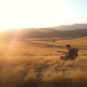 ดาวน์โหลดและฟังเพลง California พร้อมเนื้อเพลงจาก The Drive