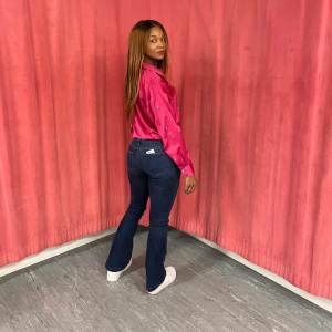 ดาวน์โหลดและฟังเพลง Chill Frost (Explicit) พร้อมเนื้อเพลงจาก LittleDe$$y