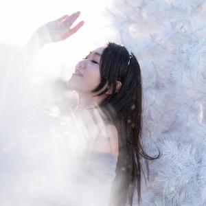 收聽譚夢娜的矇蔽的雙眼 (Explicit)歌詞歌曲