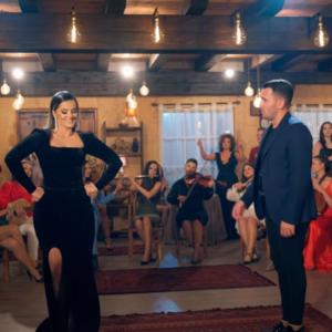 ดาวน์โหลดและฟังเพลง Mendja dhe Zemra (feat. Korab Shaqiri & Ardiana Dili) พร้อมเนื้อเพลงจาก Polifonia