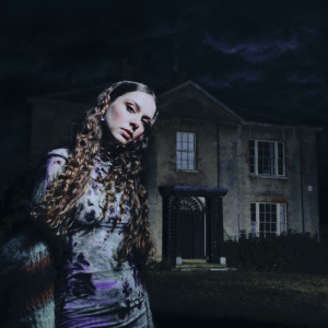 收聽Holly Humberstone的Can You Afford To Lose Me? (Explicit)歌詞歌曲