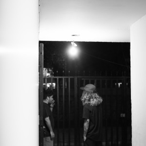 ดาวน์โหลดและฟังเพลง c r a s h (Explicit) พร้อมเนื้อเพลงจาก Mi compa el Chino