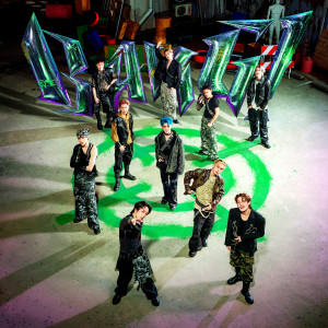 ดาวน์โหลดและฟังเพลง BANG! พร้อมเนื้อเพลงจาก DICE