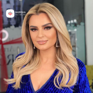 Dengarkan lagu Her humbesh e her lajmrohesh nyanyian Fahrije Zogaj dengan lirik