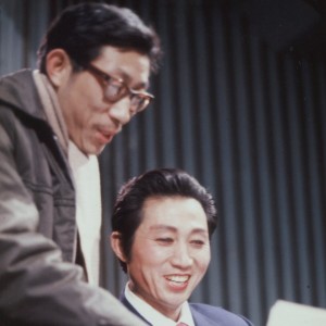 Listen to 井冈山礼物送客人 song with lyrics from 罗德成