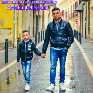 Listen to 'O cchiù bell regalo song with lyrics from Enzo Bruno