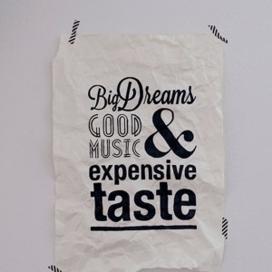ดาวน์โหลดและฟังเพลง Expensive taste (feat. Jairus & Donnlino) (Explicit) พร้อมเนื้อเพลงจาก Torycolion