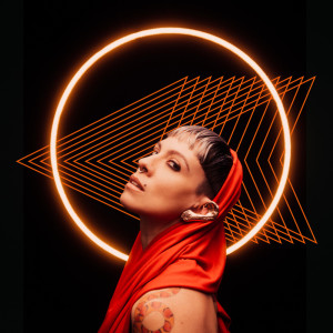 Listen to La Loba song with lyrics from Lubo