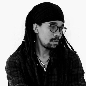 Dengarkan lagu Be Strong (Explicit) nyanyian Bombardero dengan lirik