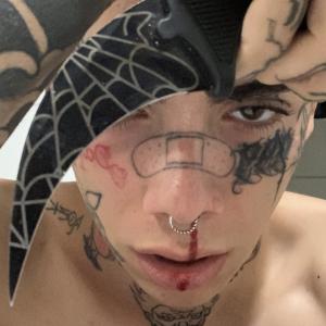 收聽Rizk的Rizk (karambit) (Explicit)歌詞歌曲