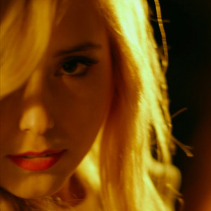 ดาวน์โหลดและฟังเพลง Love Me Like a Fire (ExoSin Remix) พร้อมเนื้อเพลงจาก Heela