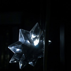 收听RvR的Resilient歌词歌曲