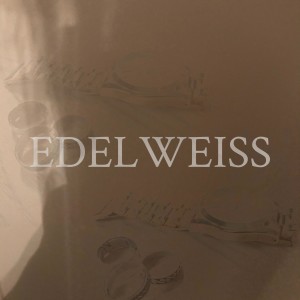 收聽Cyrill的Edelweiss歌詞歌曲