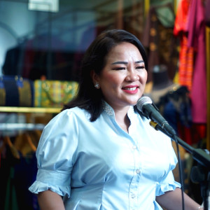 Album Kita Harus Putus oleh Averiana Barus