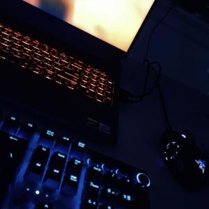 Dengarkan lagu Flashbacks V1 (feat. PHXBIA) (Explicit) nyanyian cxrelessyears dengan lirik