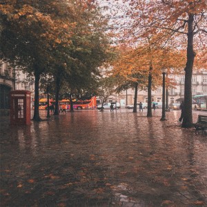 Listen to Mid's 80 song with lyrics from DoisPês