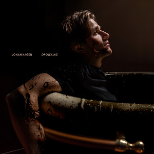 ดาวน์โหลดและฟังเพลง Drowning พร้อมเนื้อเพลงจาก Jonah Kagen