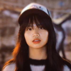 Listen to ขอร้องให้เธอไม่ไป song with lyrics from PETCHARA
