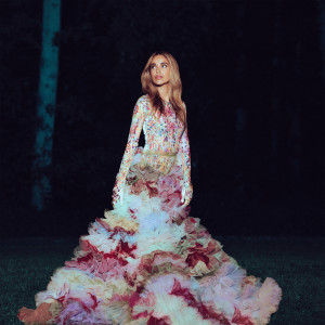 ดาวน์โหลดและฟังเพลง Monster (Explicit) พร้อมเนื้อเพลงจาก Zoë Tauran