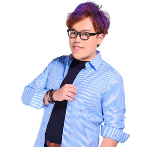 Dengarkan lagu 浩瀚 nyanyian 赵崇灏 dengan lirik