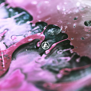 收聽Linkin Park的Two Faced歌詞歌曲