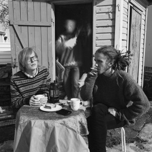 ดาวน์โหลดและฟังเพลง Sanctuary พร้อมเนื้อเพลงจาก Coffee and Cigarettes